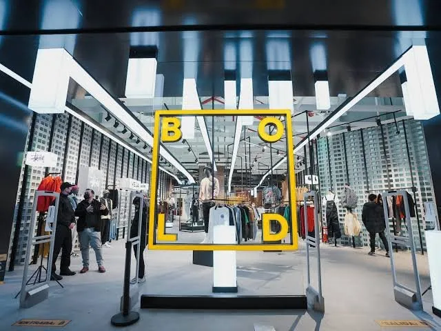 Interior de tienda Bold